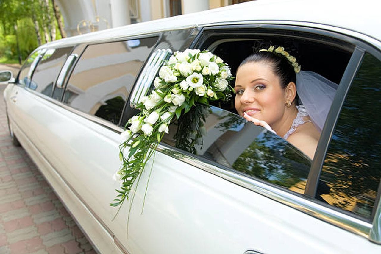 choosing a wedding limo (2)