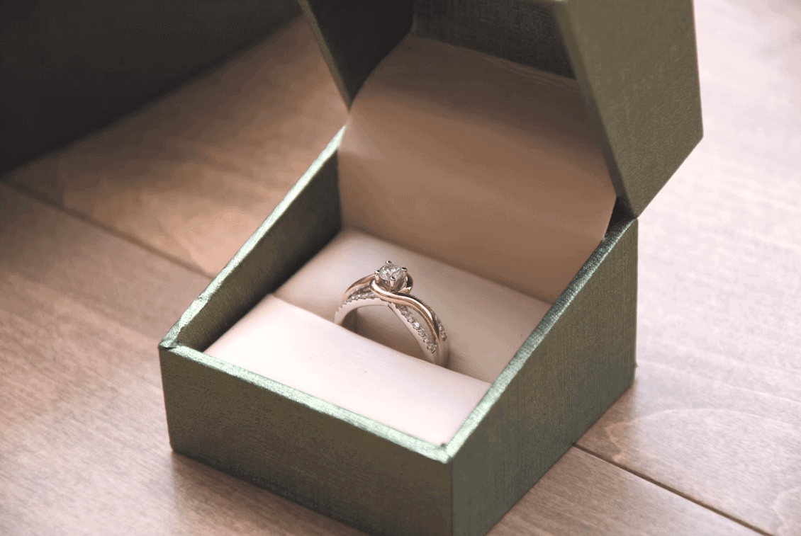 what's a good carat size for an engagement ring 2